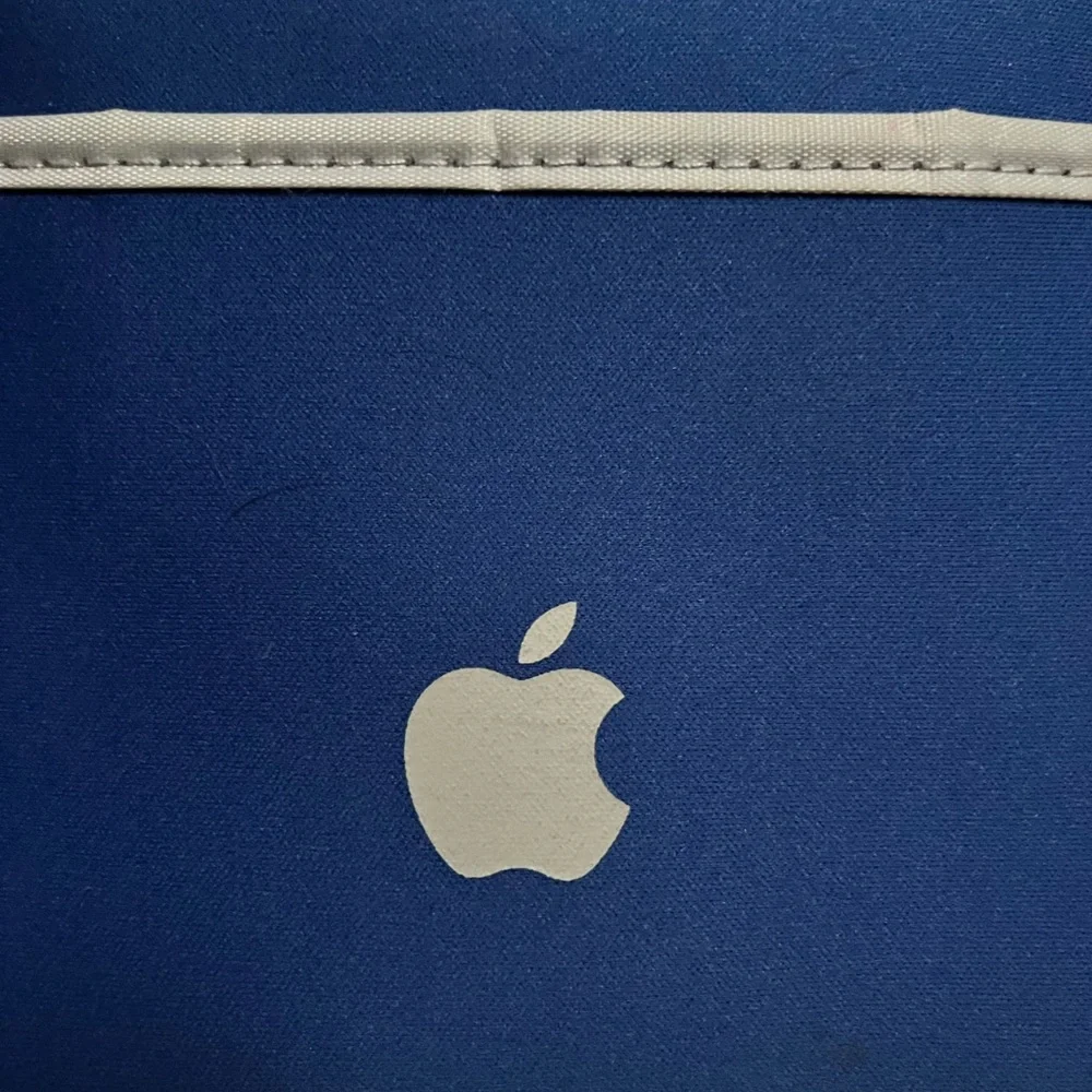 Apple Logo Lunchbox Royal Blue Limited Edition Fully Insulated Inside Pocket EUC - Picture 4 of 6